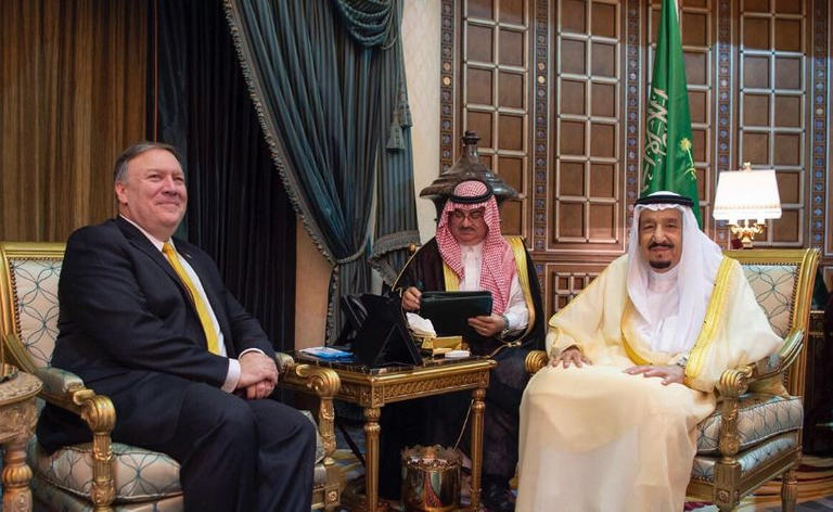 الملك سلمان يبحث مع بومبيو العلاقات الثنائية وقضايا المنطقة