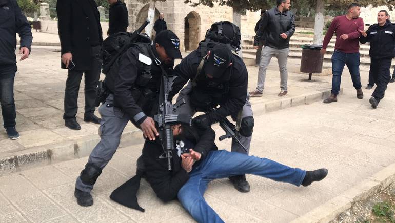 الخارجية الأردنية تدين اعتداء شرطة الإحتلال الإسرائيلية على المصلين في الأقصى