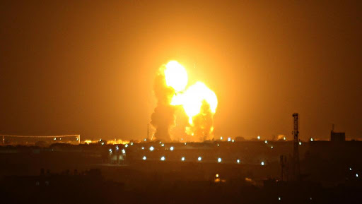 طيران الإحتلال الإسرائيلي يستهدف أرضاً زراعية شرق رفح