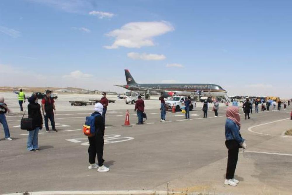 القوات المسلحة تخلي 905 مسافرين من الطلبة الأردنيين العائدين من الخارج لمراكز الحجر الصحي