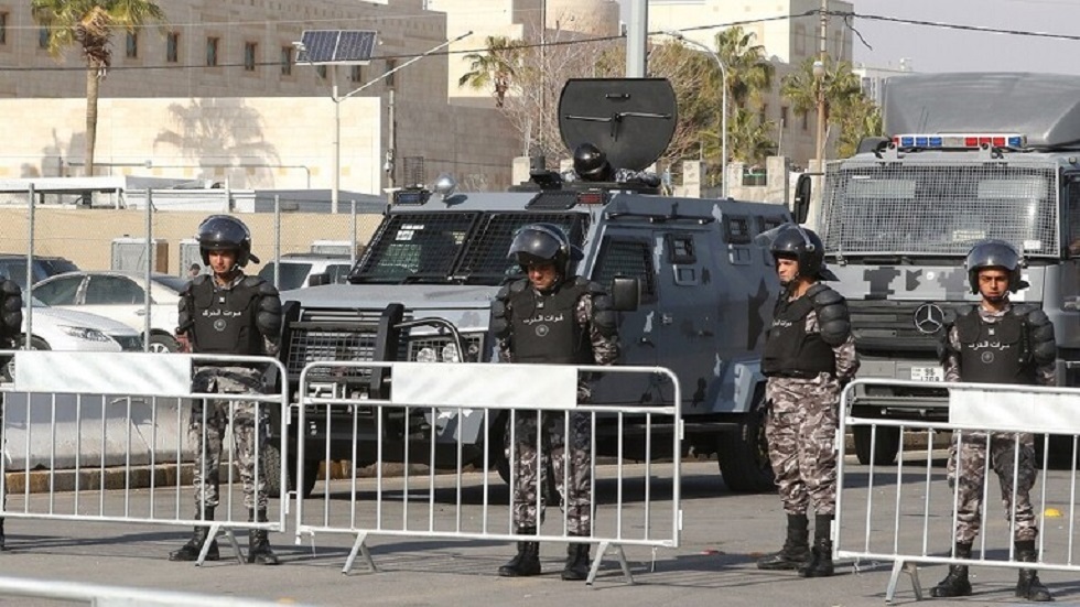 القطاعات المسموح لها بالحركة خلال حظر التجول