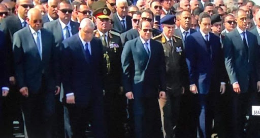 تشييع جثمان الرئيس المصري الراحل حسني مبارك في جنازة عسكرية تقدمها الرئيس السيسي