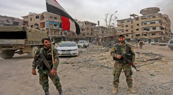 انشقاق 25 مسلحاً من “مغاوير الثورة” وانضمامهم لقوات الجيش السوري في التنف