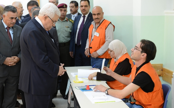 هل سجل الرئيس“عباس” للانتخابات النيابية الاردنية ؟