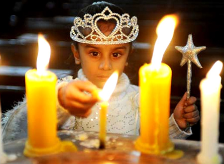 الأقباط ينتظرون البابا الجديد وطفل يحسم المعركة