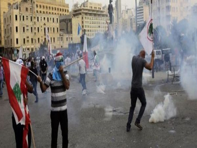 مظاهرة حاشدة في بيروت ردا على رفض ميقاتي الاستقالة