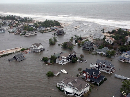 “ساندي” يحصد 101 قتيل ويقطع الكهرباء عن الملايين