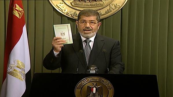 مرسي: المصريون كتبوا دستورهم 