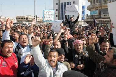 جيش المالكي يواجه متظاهري الموصل بالرصاص ..