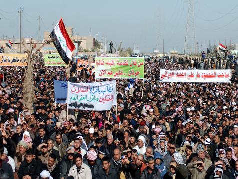 بغداد تطلق 335 معتقلا والاحتجاج مستمر