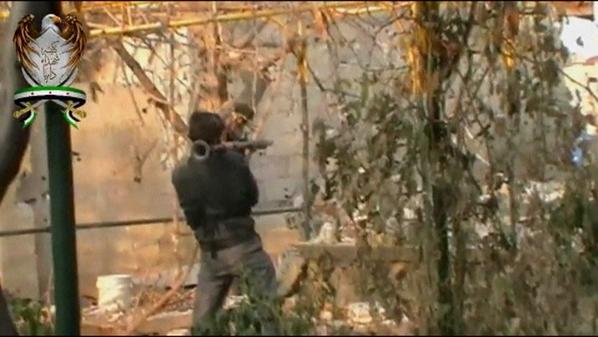 ناشطون: 14 قتيلا بينهم 5 من الجيش الحر