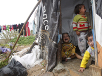 معونات تتدفق على أجزاء تسيطر عليها المعارضة في سوريا