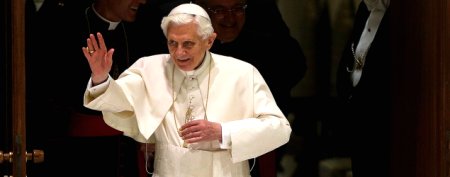 بابا الفاتيكان يعلن عزمه الاستقالة نهاية هذا الشهر 