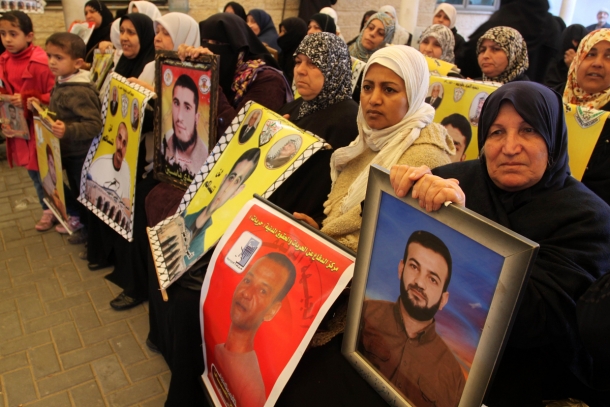 تواصل فعاليات التضامن مع الأسرى الفلسطينيين