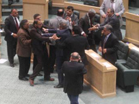 البرلمان الأردني.. مدونة سلوك وحظر للأسلحة والمرافقين