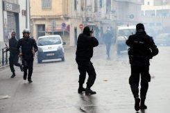 شاب يضرم النار في نفسه في قلب العاصمة تونس