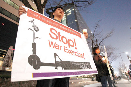 بيونغ يانغ تدعو الدول الأوروبية إخلاء سفاراتها وتحرك صاروخين