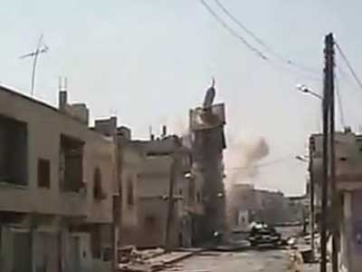 سوريا..المعارضة تتهم النظام بتدمير مئذنة الجامع العمري بدرعا