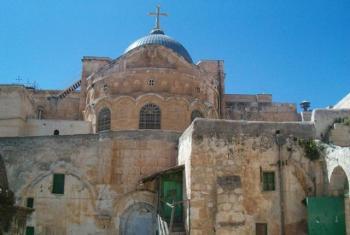 الجيش الإسرائيلي يحاصر كنيسة القيامة في القدس