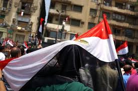 لو موند الفرنسية: الانقلاب في مصر تحول إلى حدث إيجابي