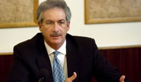 مصر.. بيرنز يلتقي مسؤولين بالحكومة الانتقالية وممثلي الإخوان