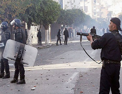 الشرطة التونسية تقتل إسلاميا متشددا وتعتقل خمسة