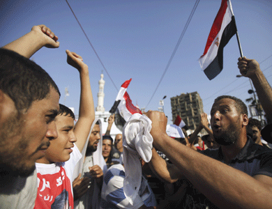 الاندبندنت: حل الأزمة في مصر لن يكون إلا عبر المفاوضات