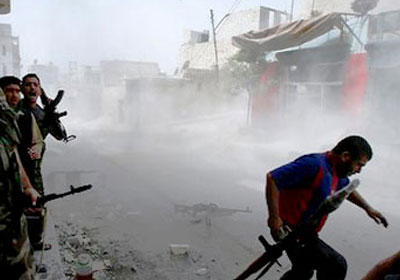 نشطاء سوريون: مقتل 213 في هجوم بالغاز قرب دمشق