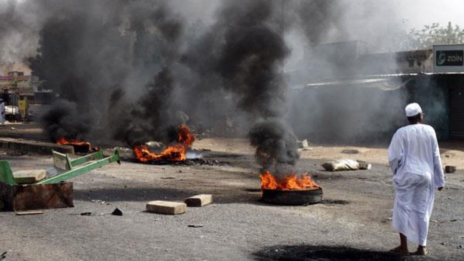 السودانيون ينتفضون: أنباء عن مقتل 22 شخصا أثناء الاحتجاجات