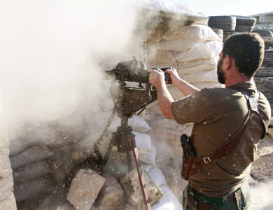 مقتل 16 جنديا سوريا في قصف واشتباكات بين المعارضة وقوات النظام
