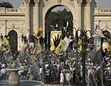 مقتل مصريين اثنين وإصابة سبعة آخرين باشتباكات بين الشرطة والاخوان