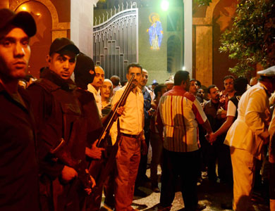 الشرطة تبحث عن مهاجمي الكنيسة القبطية في القاهرة 