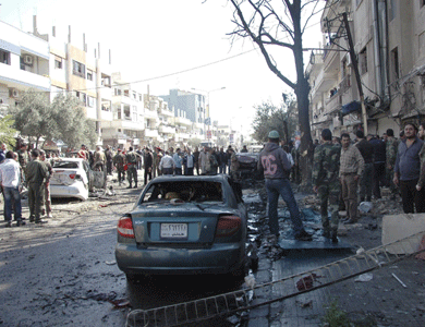 مقتل 20 شخصا على الأقل بتفجير سيارة مفخخة قرب مسجد في ريف دمشق