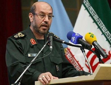 وزير الدفاع الإيراني يصف تهديدات أمريكا وإسرائيل لبلاده بالمزحة