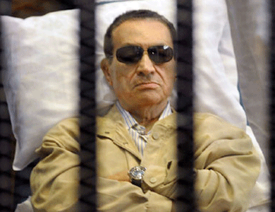 مبارك يغيب عن جلسة محاكمته المخصصة لسماع شهادة رئيس وزرائه