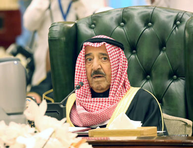 أمير الكويت: دول الخليج “مرتاحة” لاتفاق جنيف النووي مع إيران