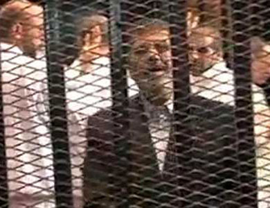 الأمن منع هيئة الدفاع عن مرسي من حضور التحقيقات داخل السجن