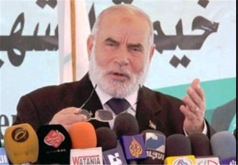 بحر يدعو لمحاكمة عباس دستوريا وشعبيا بتهمة الخيانة العظمى