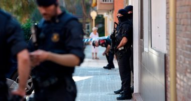 الشرطة الإسبانية تخلى برج فى مدريد بعد إنذار بوجود قنبلة
