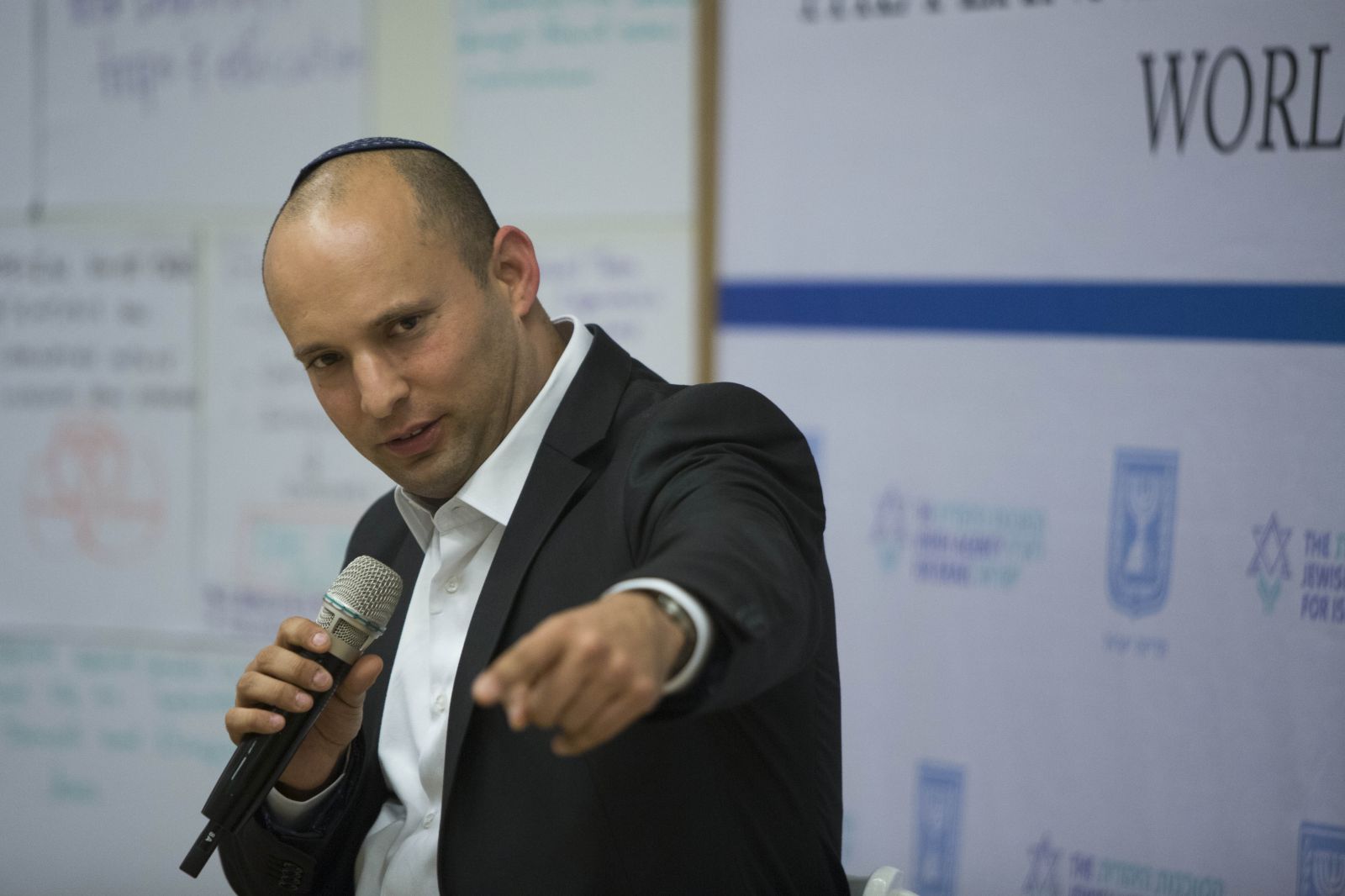 بينيت يتباهى: منذ أن توليت منصبي قمنا باغتيال 30 فلسطيني