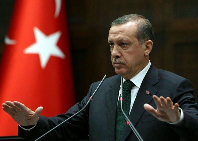 أردوغان يتوعد بقطع رؤوس المسؤولين عن محاولة الانقلاب العام الماضي