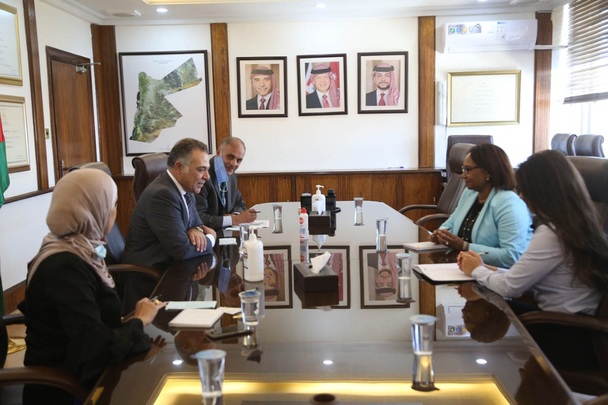 وزير التخطيط يلتقي ممثلة صندوق الأمم المتحدة للسكان في الأردن