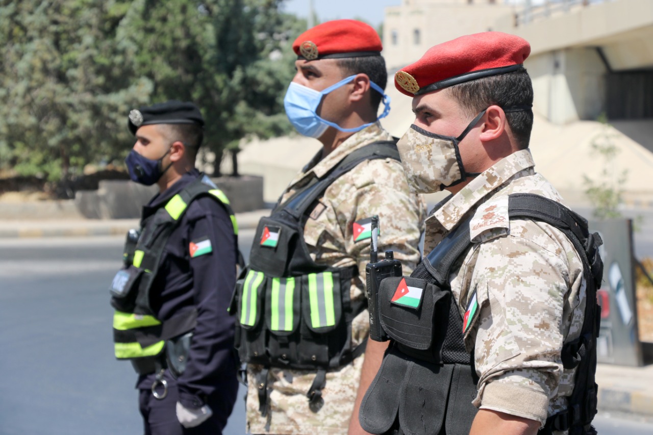 القوات المسلحة تنفذ خطة الحظر الشامل في عمان والزرقاء