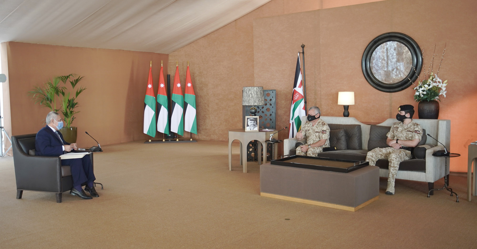 جلالة الملك يتسلم التقرير السنوي لأعمال السلطة القضائية لعام 2019