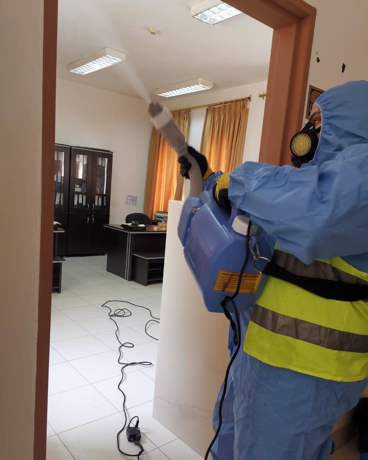 حملة تعقيم لمباني جامعة عجلون الوطنية