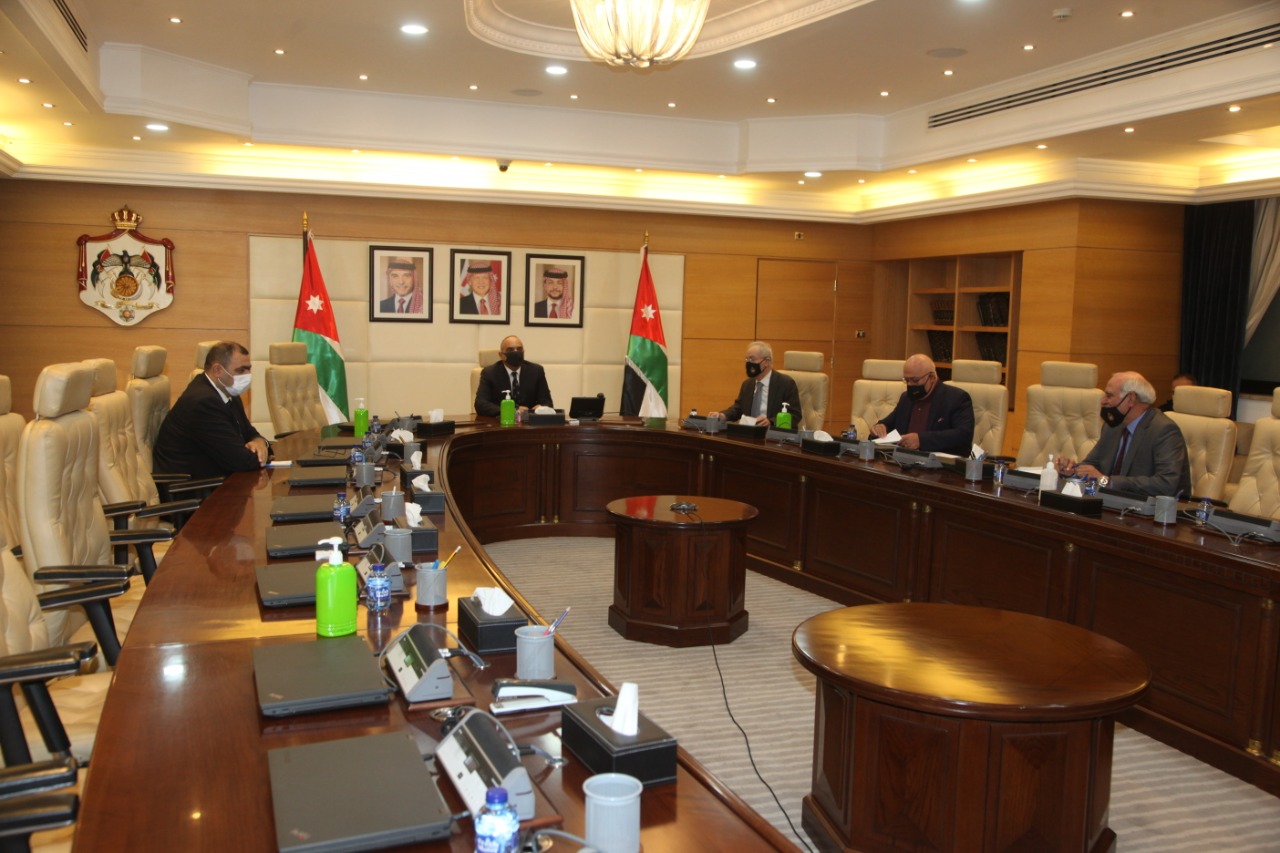 الخصاونة: الأردن اجتاز بنجاح استحقاق الانتخابات النيابيّة رغم الظرف الاستثنائي المتعلّق بكورونا