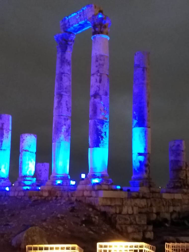 الآثار العامة تضيء مواقع أثرية احتفاءً بيوم الطفل العالمي