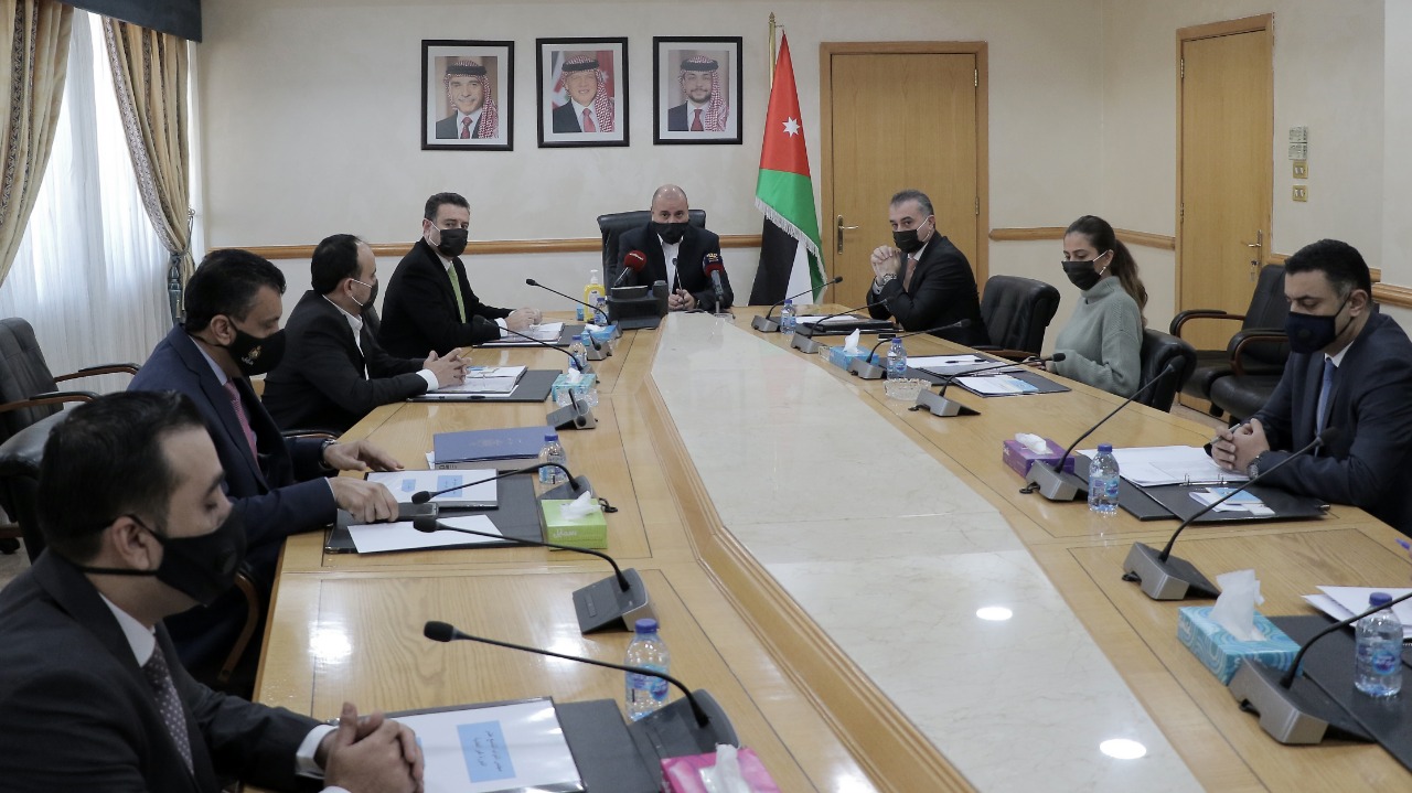 العودات يترأس أول اجتماع للمكتب الدائم للنواب