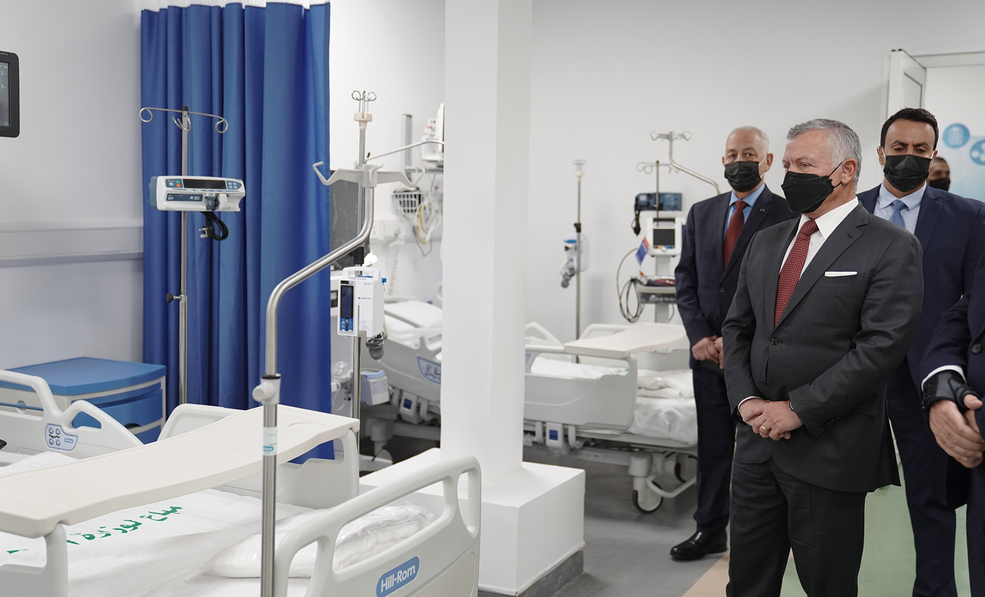 جلالة الملك يفتتح مستشفى عمان الميداني المخصص لكورونا