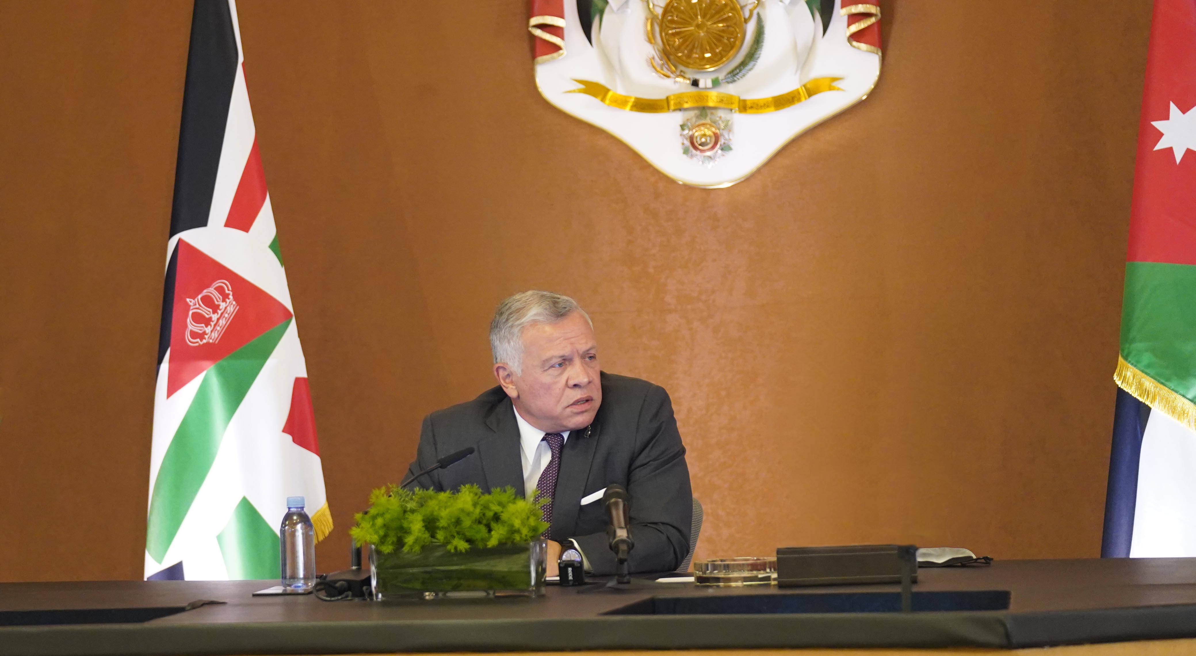 جلالة الملك يلتقي رئيس وأعضاء اللجنة الملكية لتحديث المنظومة السياسية